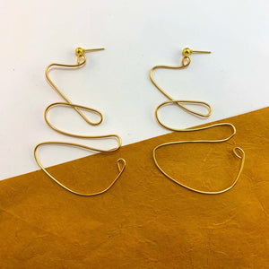 Open image in slideshow, Wavy Earring - AIRI Jewelry &amp; Gallery -Earrings
